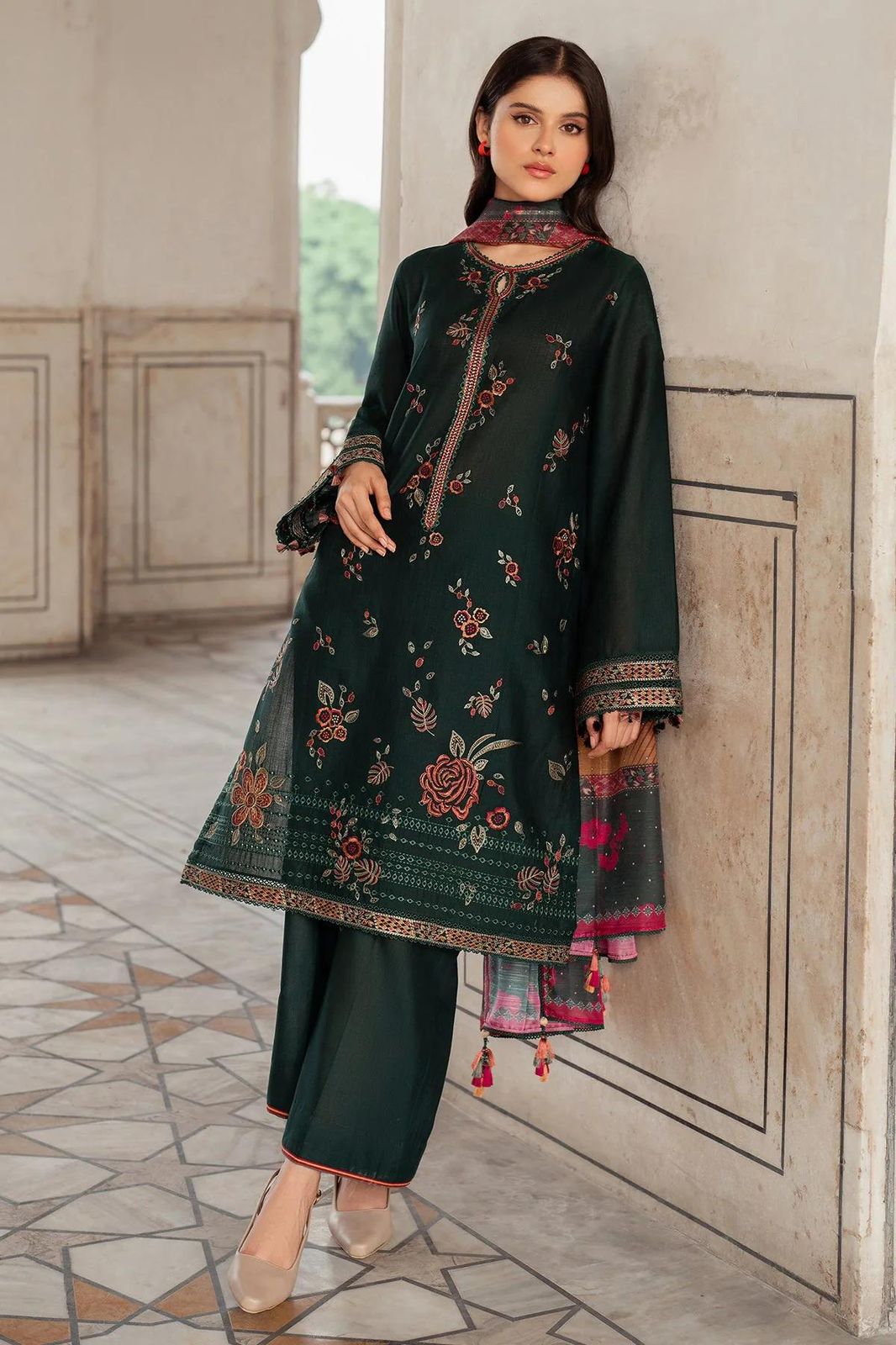 Jazmin Luxury 3-Piece Embroidered Lawn Suit | 2K25 Summer Collection