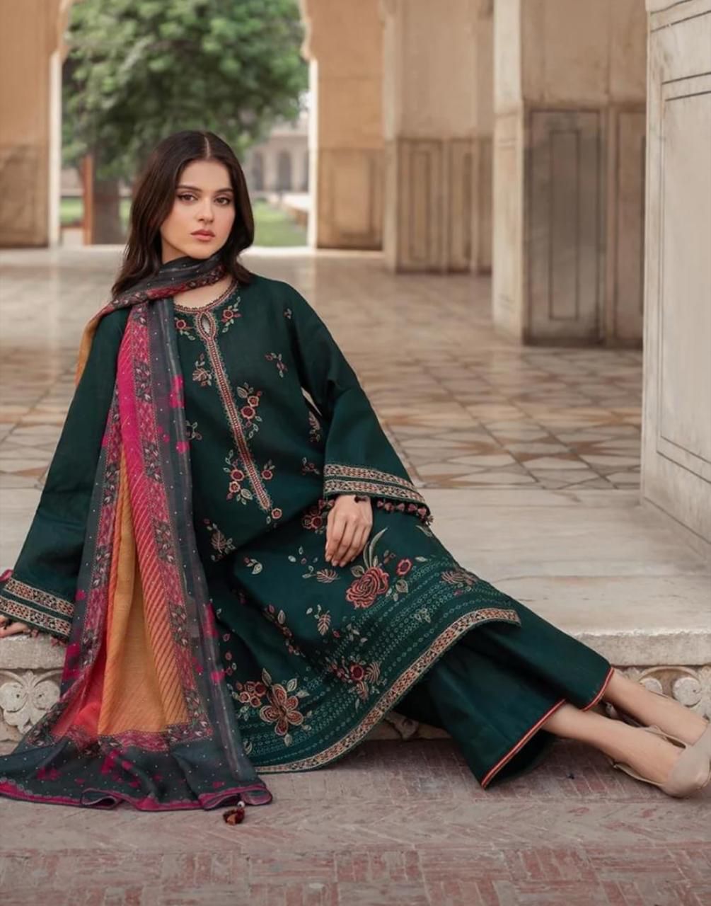 Jazmin Luxury 3-Piece Embroidered Lawn Suit | 2K25 Summer Collection