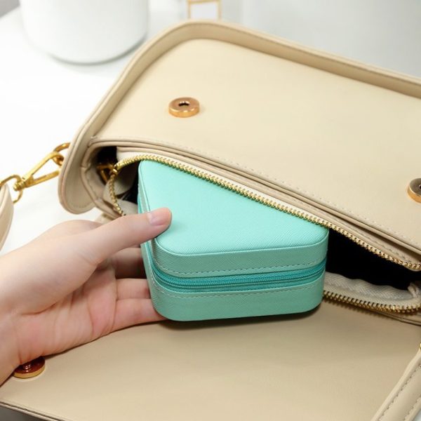 Luxury Travel Jewelry Organizer – Compact Leather Box for Accessories